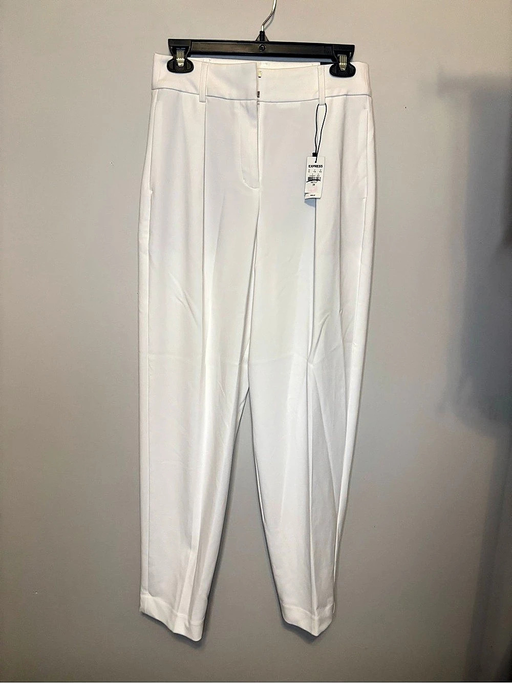 Express High Waisted Pleated Tapered Pant White Trousers Size 4 new with tags